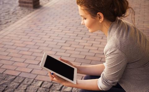 woman reading woman reading